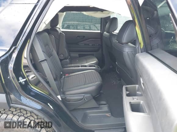 2024 Nissan Pathfinder Rock Creek with VIN 5N1DR3BD2RC283453, listed as a IAAI auction lot 41707619 with 547 mi miles and . Bid and sale history available at DreamBid. Image 8.