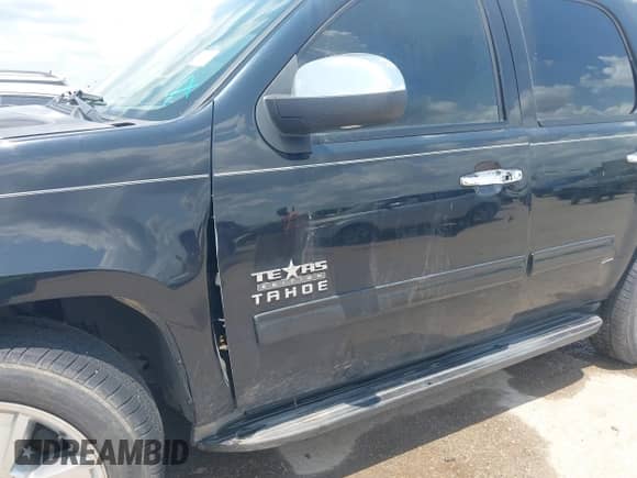 2011 Chevrolet Tahoe LT с VIN 1GNSCBE06BR117527, выставлен на аукционе IAAI как лот 42889414 с пробегом 337 710 миль миль и . История ставок и продаж доступна на DreamBid. Изображение 17.
