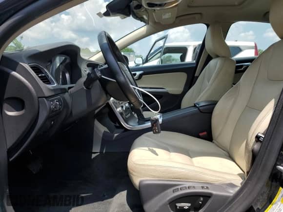 2016 Volvo S60 T5 Premier z VIN YV1612TK3G2414236, wystawiony jako Copart lot #64383265 z przebiegiem 130 704 mil mil oraz Szkoda całkowita • Salvage title. Historia ofert i sprzedaży dostępna na DreamBid. Obrazek 7.