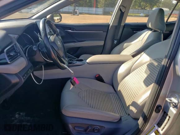 2021 Toyota Camry SE z VIN 4T1G11AK5MU446060, wystawiony jako Copart lot #84897235 z przebiegiem 96 822 mil mil oraz Szkoda całkowita • Salvage title. Historia ofert i sprzedaży dostępna na DreamBid. Obrazek 7.