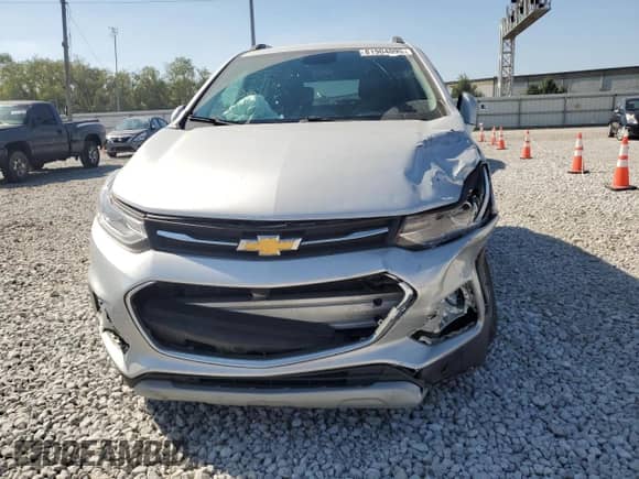 2020 Chevrolet Trax LT with VIN KL7CJLSB6LB320035, listed as a Copart auction lot 81904095 with 39,218 mi miles and Salvage title. Bid and sale history available at DreamBid. Image 5.