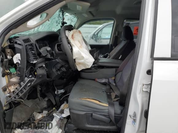 2017 Ram 1500 Tradesman z VIN 1C6RR6FG5HS622847, wystawiony jako Copart lot #80642944 z przebiegiem Nie podano mil oraz Szkoda całkowita • Salvage title. Historia ofert i sprzedaży dostępna na DreamBid. Obrazek 7.