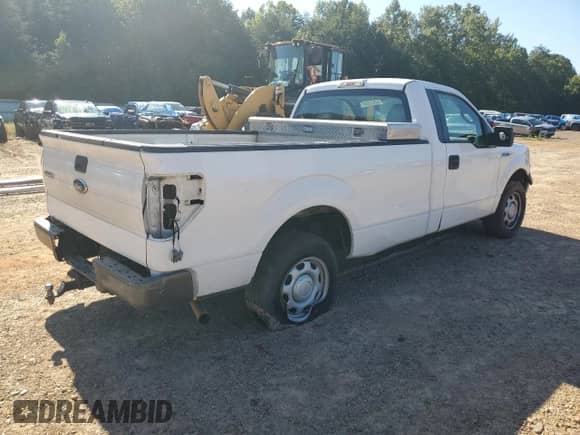 2010 Ford F-150 XL с VIN 1FTMF1C89AKE36276, выставлен на аукционе Copart как лот 67572345 с пробегом 269 900 миль миль и Чистый • Clean title. История ставок и продаж доступна на DreamBid. Изображение 3.