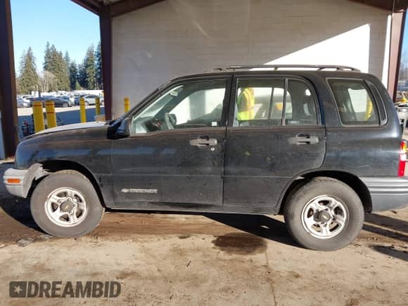 1999 Chevrolet Tracker с VIN 2CNBJ13CXX6912973, выставлен на аукционе IAAI как лот 41561979 с пробегом Не указан миль и . История ставок и продаж доступна на DreamBid. Изображение 14.