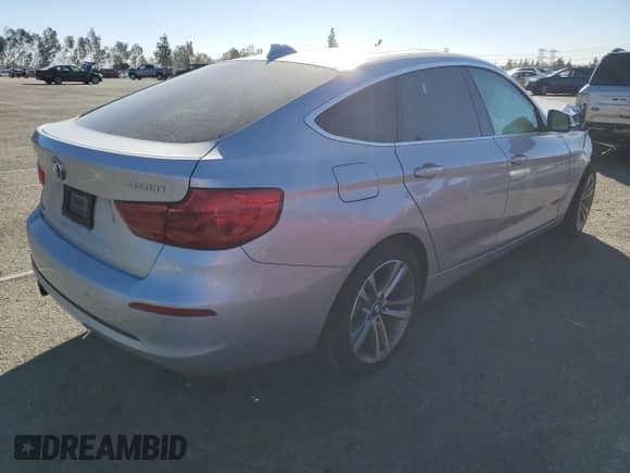 2018 BMW 3 Series 330i xDrive с VIN WBA8Z9C52JG828738, выставлен на аукционе Copart как лот 42131075 с пробегом Не указан миль и Списание • Salvage title. История ставок и продаж доступна на DreamBid. Изображение 3.