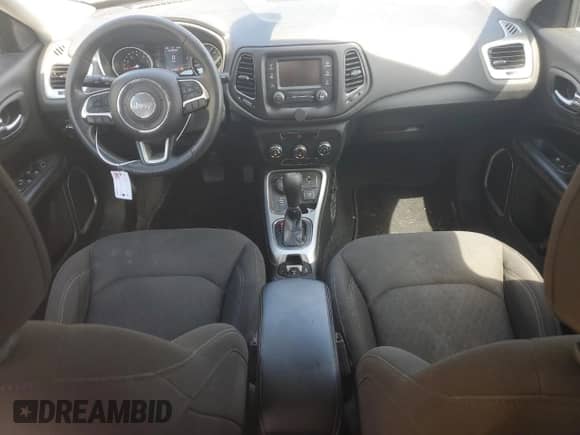 2018 Jeep Compass Sport z VIN 3C4NJDAB8JT252917, wystawiony jako Copart lot #68512045 z przebiegiem 107 350 mil mil oraz Szkoda całkowita • Salvage title. Historia ofert i sprzedaży dostępna na DreamBid. Obrazek 8.