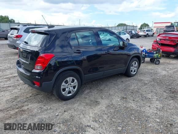 2017 Chevrolet Trax LS with VIN 3GNCJKSB5HL175659, listed as a IAAI auction lot 42986283 with 91,279 mi miles and . Bid and sale history available at DreamBid. Image 4.