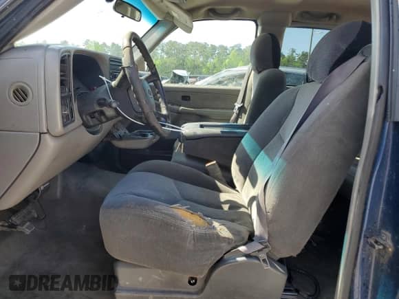 2000 Chevrolet Silverado 1500 LS with VIN 2GCEC19V2Y1111926, listed as a Copart auction lot 52569335 with 238,526 mi miles and Salvage title. Bid and sale history available at DreamBid. Image 7.