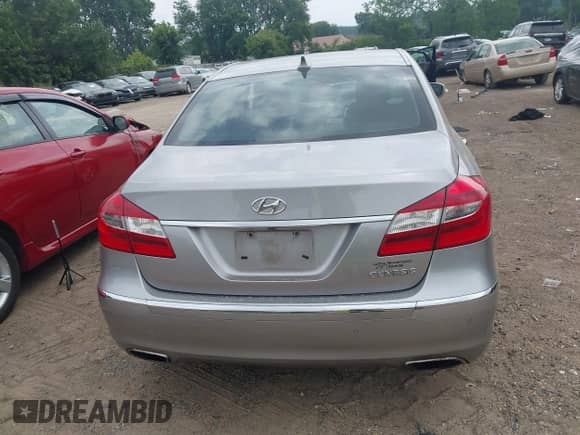 2012 Hyundai Genesis 3.8L с VIN KMHGC4DD3CU198348, выставлен на аукционе IAAI как лот 42922664 с пробегом 70 001 миль миль и . История ставок и продаж доступна на DreamBid. Изображение 16.