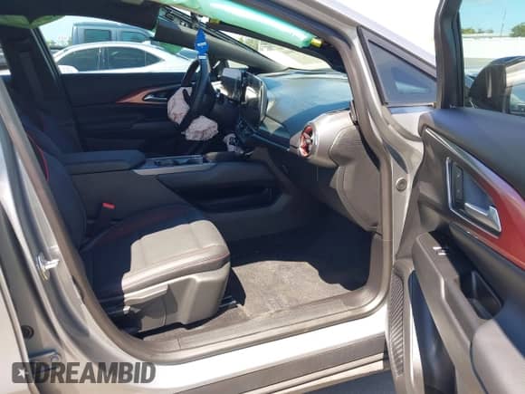 2024 Chevrolet Equinox EV RS z VIN 3GN7DNRP9RS227507, wystawiony jako IAAI lot #43128068 z przebiegiem 11 209 mil mil oraz . Historia ofert i sprzedaży dostępna na DreamBid. Obrazek 5.