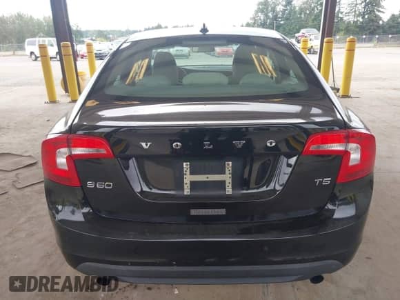 2012 Volvo S60 T5 с VIN YV1622FS8C2031282, выставлен на аукционе IAAI как лот 43220536 с пробегом 127 592 миль миль и . История ставок и продаж доступна на DreamBid. Изображение 16.