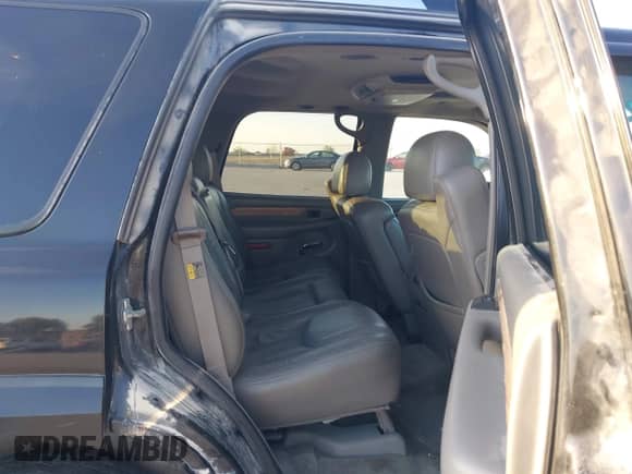 2004 Cadillac Escalade z VIN 1GYEK63N74R304237, wystawiony jako IAAI lot #43427246 z przebiegiem 183 166 mil mil oraz . Historia ofert i sprzedaży dostępna na DreamBid. Obrazek 8.