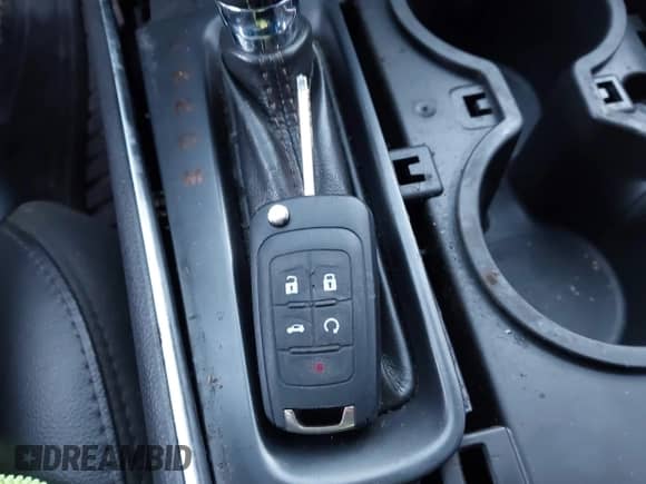2018 Chevrolet Impala LT z VIN 1G1105S31JU108736, wystawiony jako IAAI lot #43478113 z przebiegiem 134 000 mil mil oraz . Historia ofert i sprzedaży dostępna na DreamBid. Obrazek 11.
