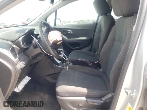 2022 Chevrolet Trax LS с VIN KL7CJKSM6NB526762, выставлен на аукционе Copart как лот 65289465 с пробегом 102 306 миль миль и Чистый • Clean title. История ставок и продаж доступна на DreamBid. Изображение 7.