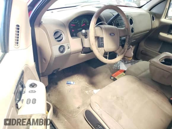 2005 Ford F-150 XL z VIN 1FTRF14535NB09886, wystawiony jako Copart lot #68297544 z przebiegiem 221 508 mil mil oraz Szkoda całkowita • Salvage title. Historia ofert i sprzedaży dostępna na DreamBid. Obrazek 8.