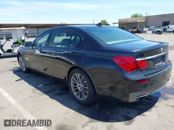 2015 BMW 7 Series 740Li с VIN WBAYE4C50FD138977, выставлен на аукционе IAAI как лот 42277341 с пробегом 109 877 миль миль и . История ставок и продаж доступна на DreamBid. Изображение 3.
