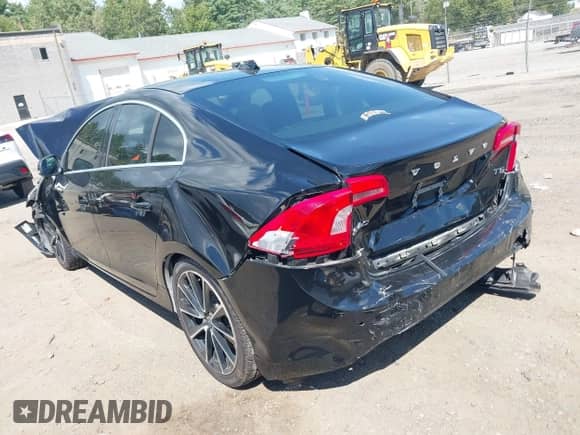 2016 Volvo S60 T5 Drive-E Premier z VIN YV126MFK0G2407087, wystawiony jako IAAI lot #43153662 z przebiegiem 60 933 mil mil oraz . Historia ofert i sprzedaży dostępna na DreamBid. Obrazek 3.
