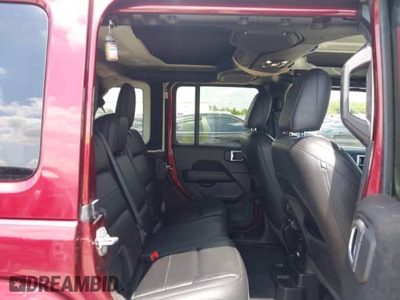 2021 Jeep Wrangler Unlimited Sahara Altitude z VIN 1C4HJXEG5MW649214, wystawiony jako IAAI lot #42329891 z przebiegiem 71 275 mil mil oraz . Historia ofert i sprzedaży dostępna na DreamBid. Obrazek 8.