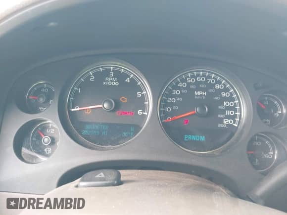 2010 Chevrolet Suburban LTZ with VIN 1GNUKKE33AR102729, listed as a IAAI auction lot 42904545 with 252,359 mi miles and . Bid and sale history available at DreamBid. Image 7.