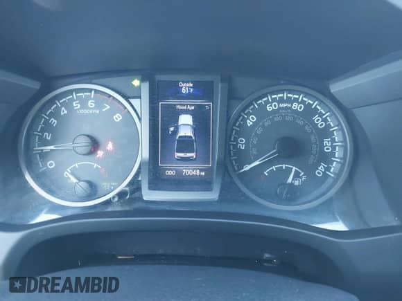 2019 Toyota Tacoma SR z VIN 5TFCZ5AN8KX193437, wystawiony jako IAAI lot #43278180 z przebiegiem 70 048 mil mil oraz . Historia ofert i sprzedaży dostępna na DreamBid. Obrazek 7.