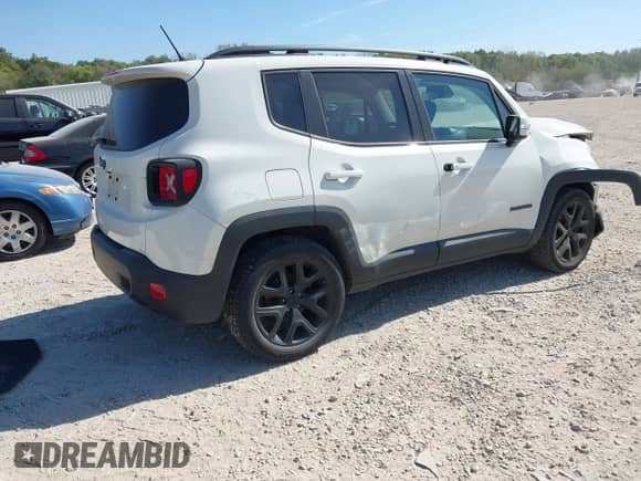 2017 Jeep Renegade Latitude с VIN ZACCJABB0HPG26653, выставлен на аукционе IAAI как лот 43349795 с пробегом 102 901 миль миль и . История ставок и продаж доступна на DreamBid. Изображение 4.