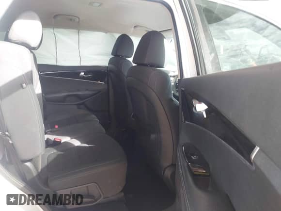 2019 Kia Sorento LX z VIN 5XYPG4A36KG611142, wystawiony jako IAAI lot #41275270 z przebiegiem 97 421 mil mil oraz . Historia ofert i sprzedaży dostępna na DreamBid. Obrazek 8.