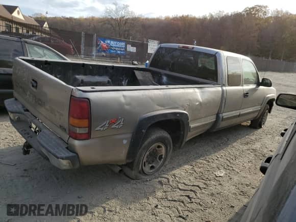 1999 Chevrolet Silverado 2500 LS with VIN 1GCGK29U8XE178620, listed as a Copart auction lot 78863754 with Not provided miles and Salvage title. Bid and sale history available at DreamBid. Image 3.