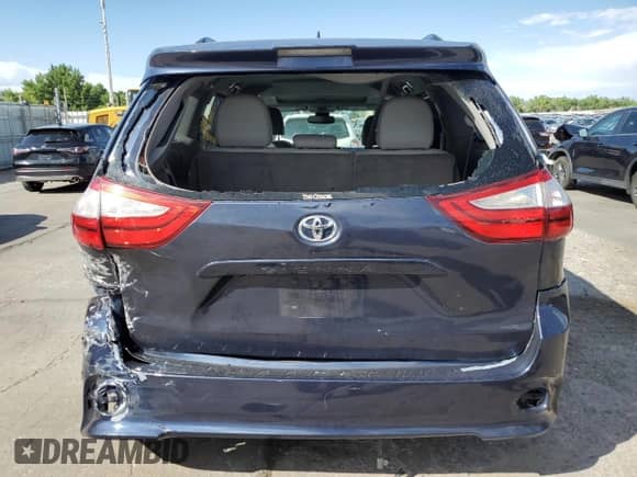 2018 Toyota Sienna XLE with VIN 5TDDZ3DC2JS205914, listed as a Copart auction lot 63795705 with 127,778 mi miles and Salvage title. Bid and sale history available at DreamBid. Image 6.