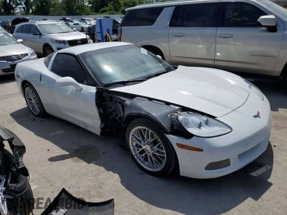 2012 Chevrolet Corvette 3LT с VIN 1G1YG2DW0C5100074, выставлен на аукционе Copart как лот 62068465 с пробегом 41 925 миль миль и Списание • Salvage title. История ставок и продаж доступна на DreamBid. Изображение 4.