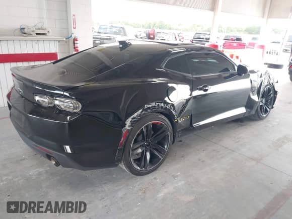 2022 Chevrolet Camaro 2LT z VIN 1G1FD1RS8N0108357, wystawiony jako IAAI lot #43224987 z przebiegiem 51 583 mil mil oraz . Historia ofert i sprzedaży dostępna na DreamBid. Obrazek 4.