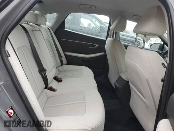 2023 Hyundai Sonata SEL с VIN KMHL64JA1PA269585, выставлен на аукционе Copart как лот 81480915 с пробегом 26 692 миль миль и Списание • Salvage title. История ставок и продаж доступна на DreamBid. Изображение 10.