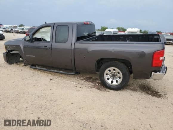 2011 Chevrolet Silverado 1500 LS z VIN 1GCRCREA7BZ115987, wystawiony jako Copart lot #55118205 z przebiegiem 108 272 mil mil oraz Szkoda całkowita • Salvage title. Historia ofert i sprzedaży dostępna na DreamBid. Obrazek 2.