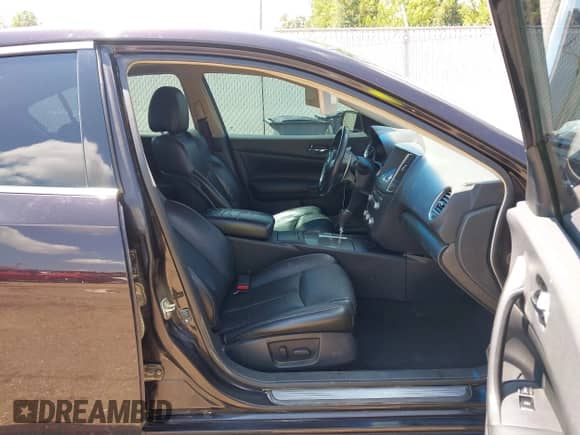 2014 Nissan Maxima SV z VIN 1N4AA5AP1EC476747, wystawiony jako IAAI lot #42981244 z przebiegiem 112 792 mil mil oraz . Historia ofert i sprzedaży dostępna na DreamBid. Obrazek 5.