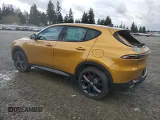 2024 Dodge Hornet R/T Plus z VIN ZACPDFDW0R3A23295, wystawiony jako Copart lot #52153545 z przebiegiem 122 mil mil oraz Szkoda całkowita • Salvage title. Historia ofert i sprzedaży dostępna na DreamBid. Obrazek 2.