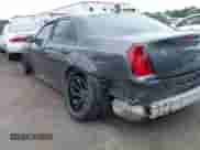 2019 Chrysler 300 S с VIN 2C3CCABG2KH515735, выставлен на аукционе IAAI как лот 42697563 с пробегом 116 768 миль миль и . История ставок и продаж доступна на DreamBid. Изображение 3.