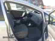 2015 Toyota Prius Four z VIN JTDKN3DU4F0413685, wystawiony jako IAAI lot #40218135 z przebiegiem 86 119 mil mil oraz . Historia ofert i sprzedaży dostępna na DreamBid. Obrazek 5.