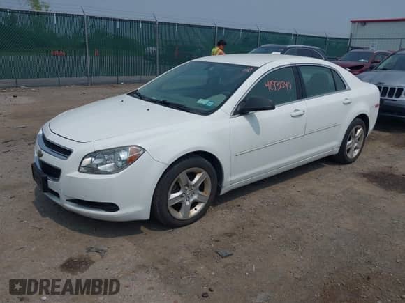 2012 Chevrolet Malibu 1LS z VIN 1G1ZB5E04CF159685, wystawiony jako IAAI lot #42931547 z przebiegiem 103 458 mil mil oraz . Historia ofert i sprzedaży dostępna na DreamBid. Obrazek 2.