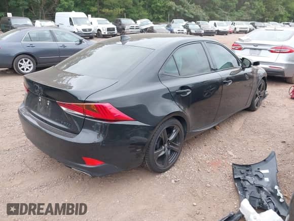 2019 Lexus IS 300 z VIN JTHC81D22K5035506, wystawiony jako IAAI lot #42436349 z przebiegiem 56 254 mil mil oraz . Historia ofert i sprzedaży dostępna na DreamBid. Obrazek 4.