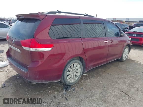 2014 Toyota Sienna XLE с VIN 5TDYK3DC8ES418474, выставлен на аукционе IAAI как лот 41824916 с пробегом 224 044 миль миль и . История ставок и продаж доступна на DreamBid. Изображение 4.