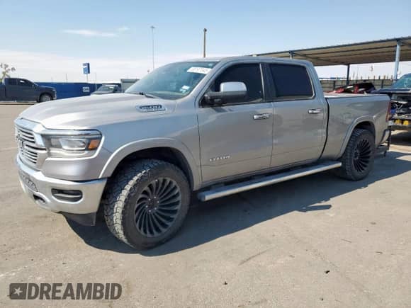 2019 Ram 1500 Laramie с VIN 1C6SRFRT8KN536528, выставлен на аукционе Copart как лот 68197045 с пробегом 98 856 миль миль и Списание • Salvage title. История ставок и продаж доступна на DreamBid. Изображение 1.
