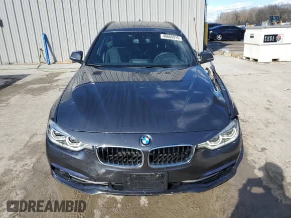 2018 BMW 3 Series 330i xDrive with VIN WBA8K3C50JA023809, listed as a Copart auction lot 46688915 with 25,120 mi miles and Clean title. Bid and sale history available at DreamBid. Image 5.