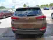 2016 Hyundai Tucson Limited z VIN KM8J33A23GU112898, wystawiony jako IAAI lot #42467991 z przebiegiem 137 381 mil mil oraz . Historia ofert i sprzedaży dostępna na DreamBid. Obrazek 16.