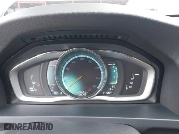 2015 Volvo S60 T6 Drive-E with VIN YV149MFK1F2366869, listed as a IAAI auction lot 41452923 with 98,005 mi miles and . Bid and sale history available at DreamBid. Image 7.