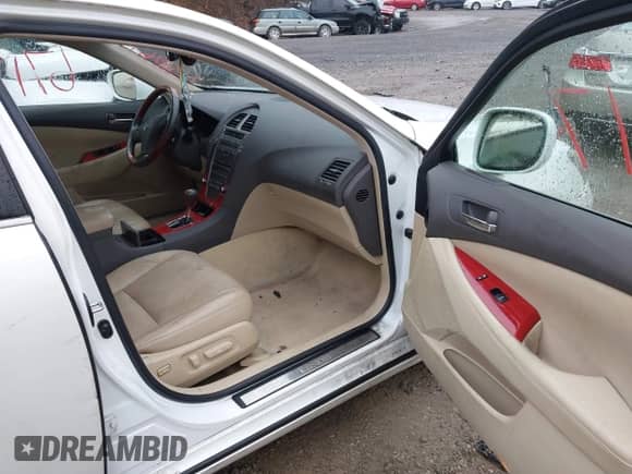 2007 Lexus ES 330 z VIN JTHBJ46G272141599, wystawiony jako IAAI lot #43296717 z przebiegiem 176 635 mil mil oraz . Historia ofert i sprzedaży dostępna na DreamBid. Obrazek 5.