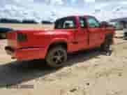 2002 Chevrolet S-10 LS z VIN 1GCCS195128221865, wystawiony jako Copart lot #56324025 z przebiegiem Nie podano mil oraz Szkoda całkowita • Salvage title. Historia ofert i sprzedaży dostępna na DreamBid. Obrazek 3.