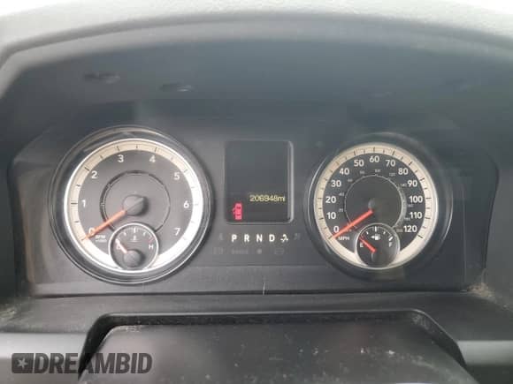 2016 Ram 1500 Tradesman z VIN 1C6RR7FG8GS276555, wystawiony jako Copart lot #86191045 z przebiegiem 206 948 mil mil oraz Czysty tytuł • Clean title. Historia ofert i sprzedaży dostępna na DreamBid. Obrazek 9.