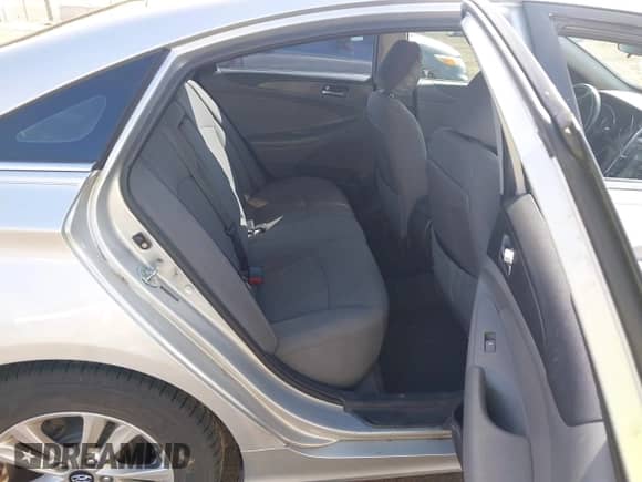 2011 Hyundai Sonata GLS z VIN 5NPEB4AC4BH220909, wystawiony jako IAAI lot #43441466 z przebiegiem 222 035 mil mil oraz . Historia ofert i sprzedaży dostępna na DreamBid. Obrazek 8.