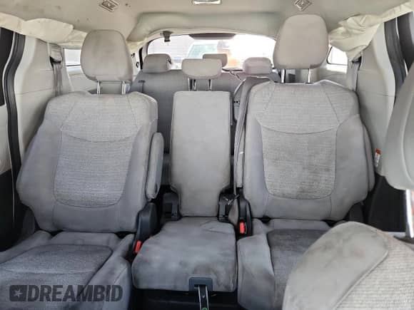 2021 Toyota Sienna LE z VIN 5TDKRKEC7MS004868, wystawiony jako Copart lot #71539325 z przebiegiem 101 434 mil mil oraz Szkoda całkowita • Salvage title. Historia ofert i sprzedaży dostępna na DreamBid. Obrazek 10.