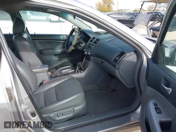 2007 Honda Accord EX-L z VIN 1HGCM66577A038189, wystawiony jako IAAI lot #43562691 z przebiegiem 174 374 mil mil oraz . Historia ofert i sprzedaży dostępna na DreamBid. Obrazek 5.