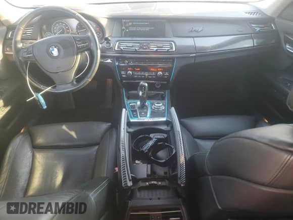 2011 BMW 7 Series 750i xDrive с VIN WBAKC6C57BC394329, выставлен на аукционе Copart как лот 71115955 с пробегом 117 150 миль миль и Чистый • Clean title. История ставок и продаж доступна на DreamBid. Изображение 8.